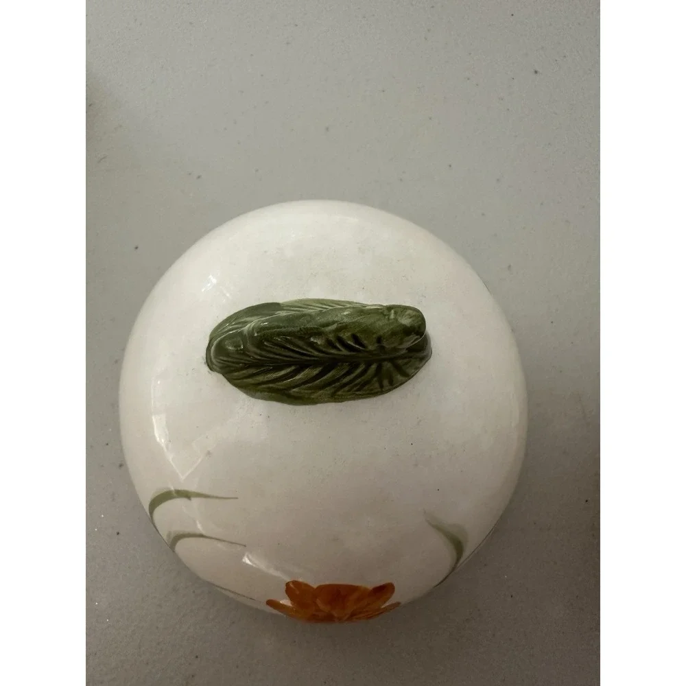 Vintage Ceramic Floral‎ Eggshell Shaped Juicer with Lid